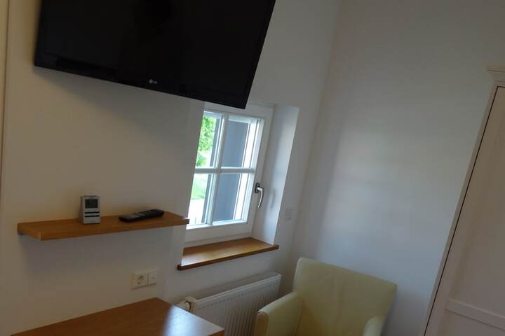 Room 10 of 29
