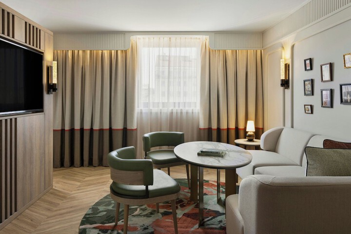 Room 44 of 130