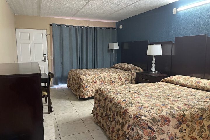 Room 7 of 13