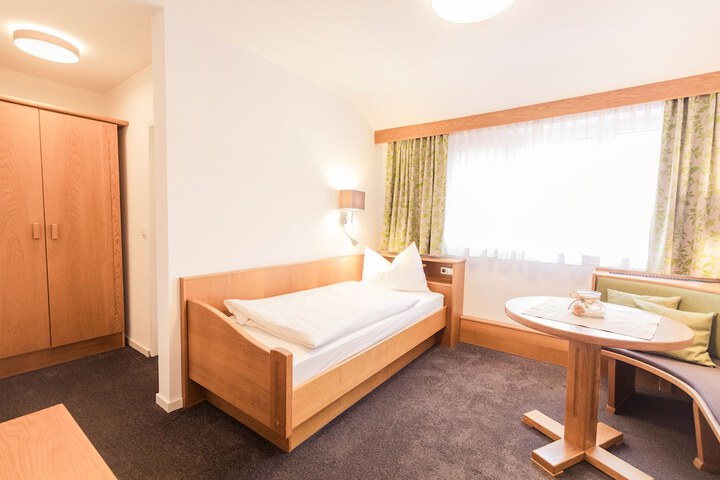 Room 9 of 46