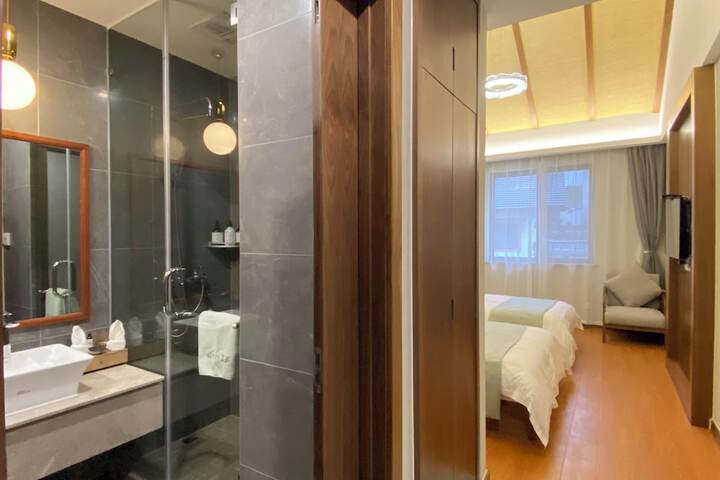 Room 25 of 118