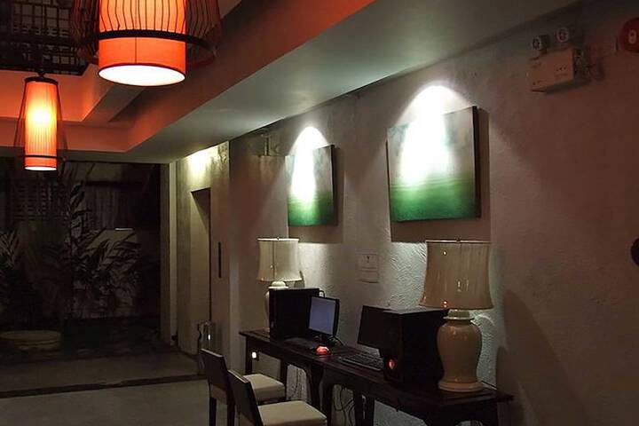 Business Center 65 of 77
