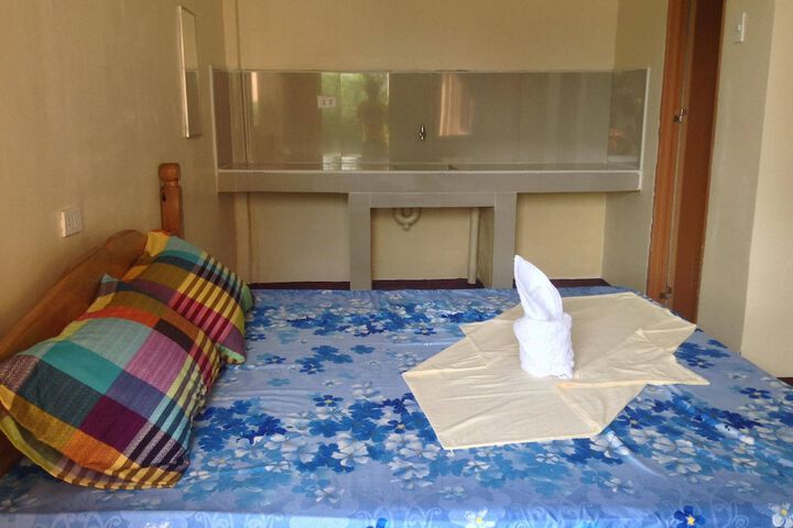 Room 5 of 20