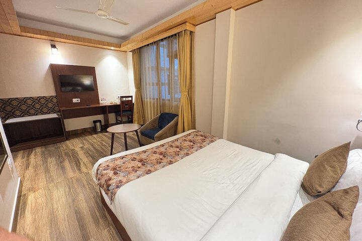 Room 5 of 34
