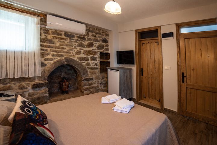 Room 4 of 39