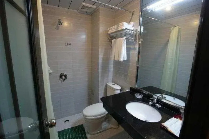 Room 9 of 11