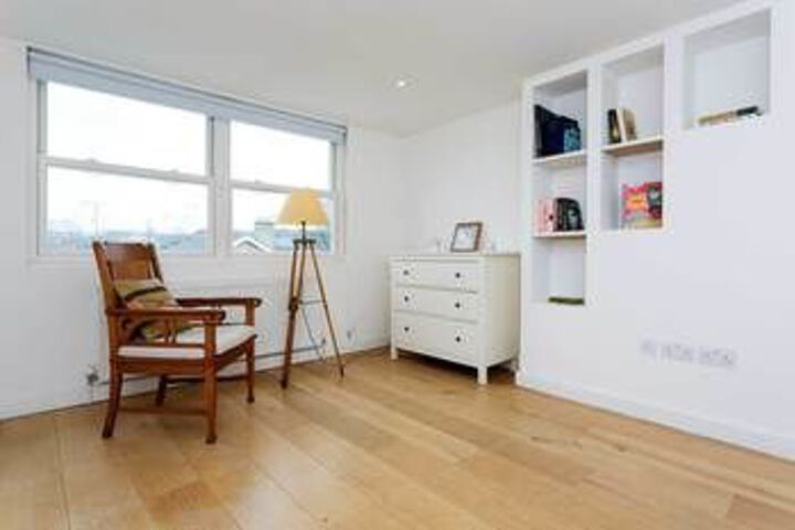 Room 12 of 28