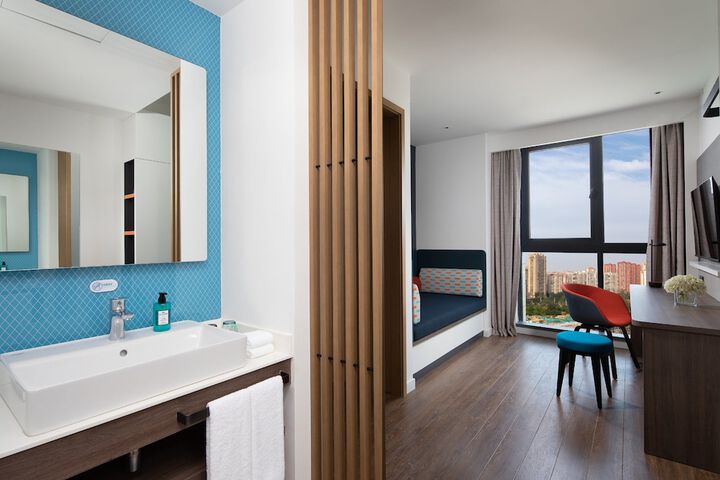 Room 21 of 49