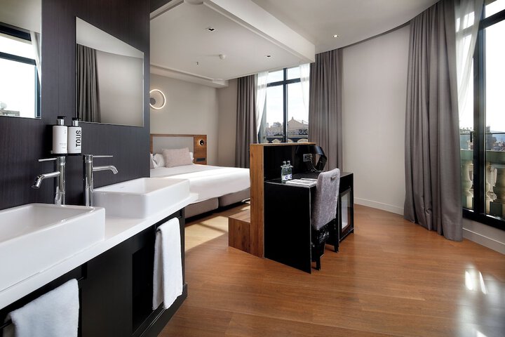 Room 5 of 48