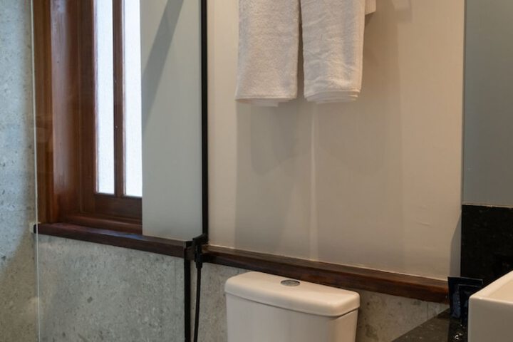 Room 65 of 93