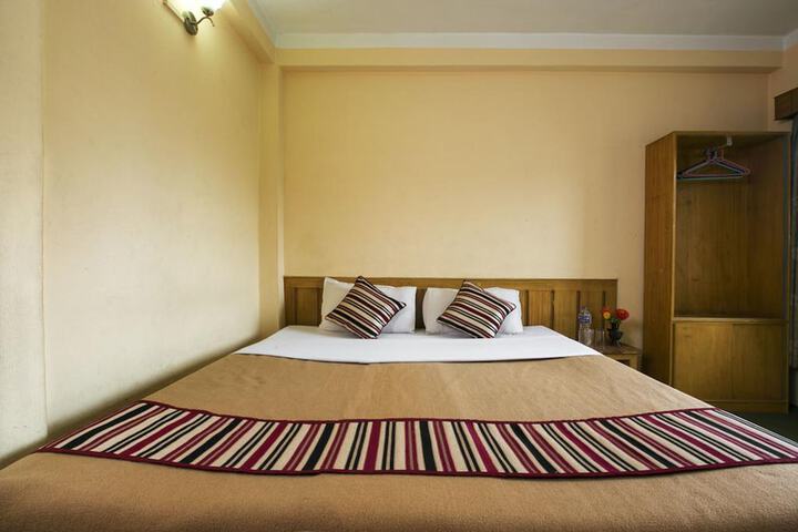 Room 12 of 39