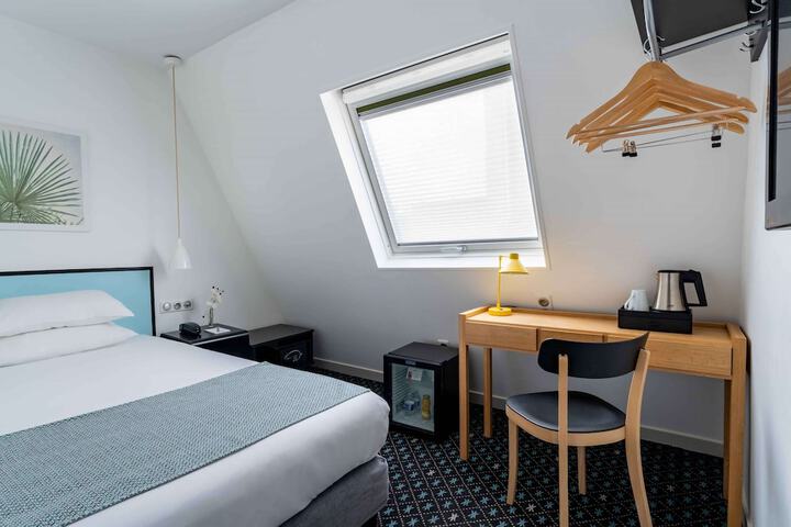 Room 25 of 54