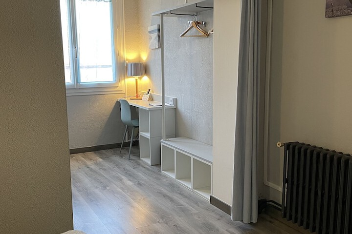 Room 15 of 60