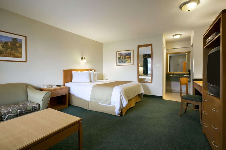 Room 9 of 17