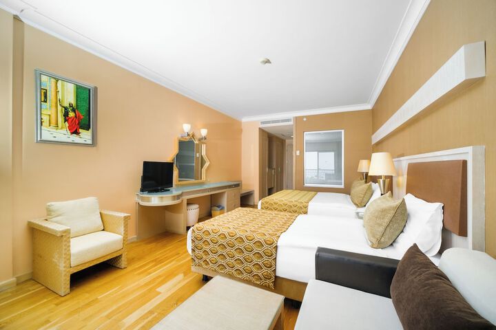 Room 6 of 47