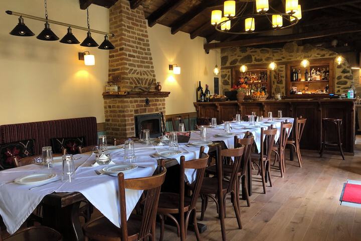 Dining 48 of 72