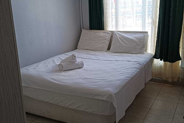 Room 10 of 27