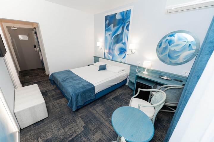 Room 13 of 56