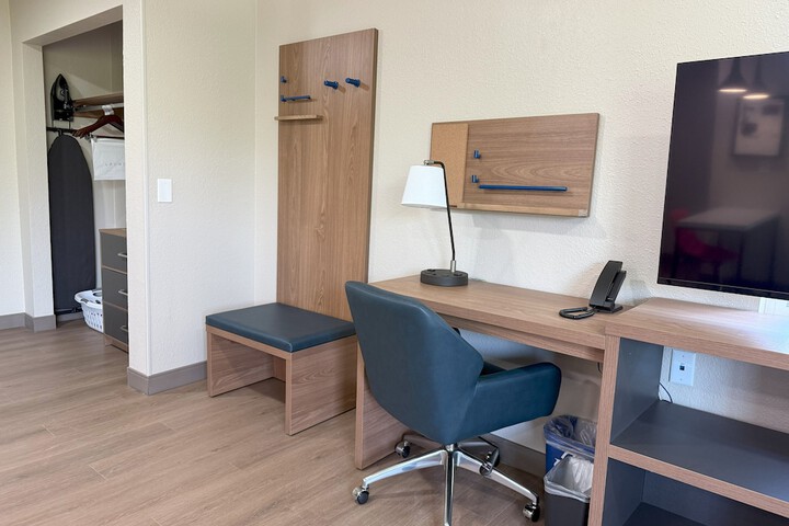 Room 25 of 39