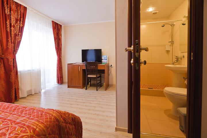 Room 9 of 101