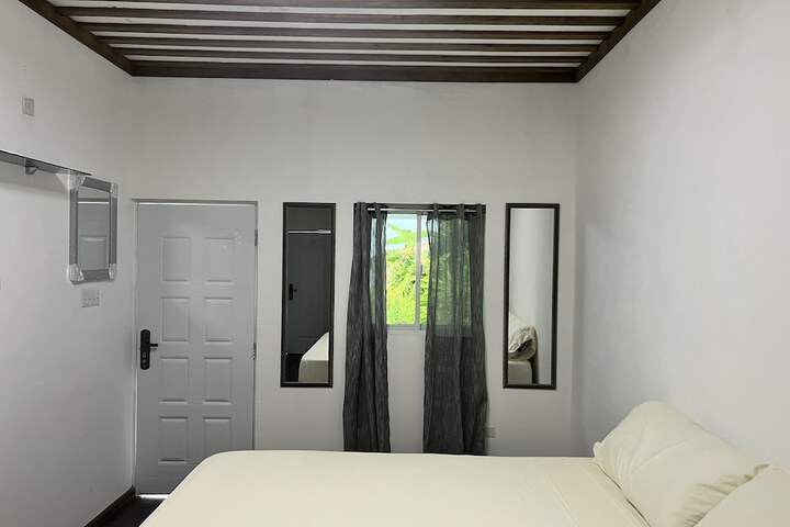 Room 10 of 105