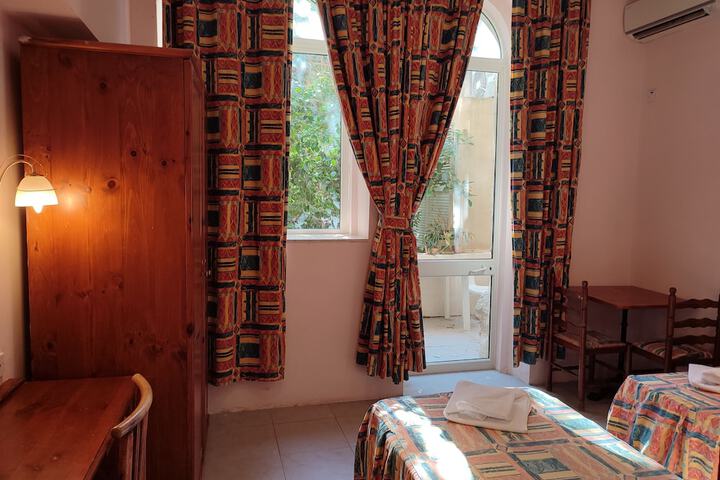 Room 7 of 59