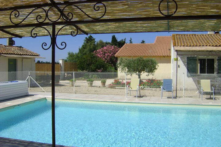 Pool 43 of 77