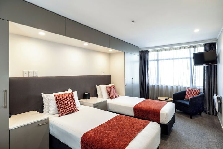 Room 11 of 25