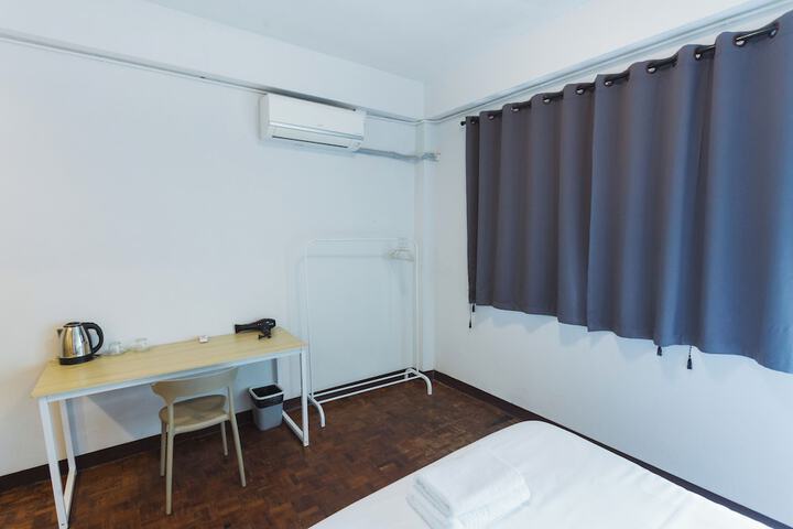 Room 6 of 15