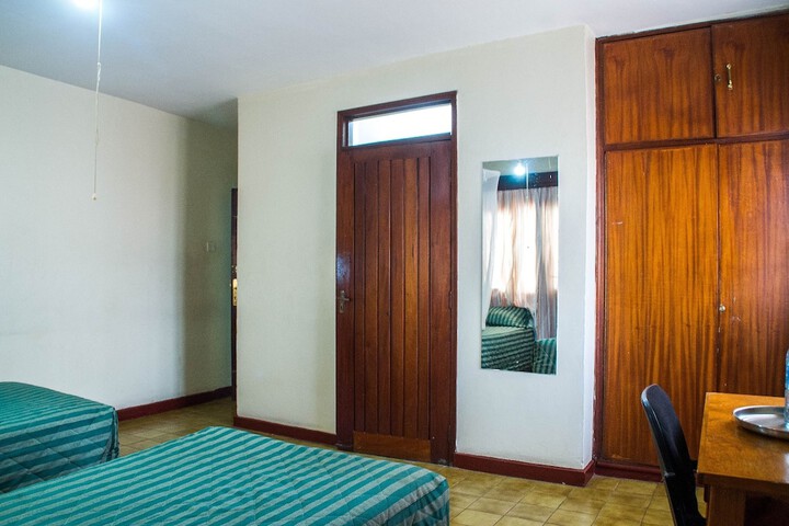 Room 17 of 35