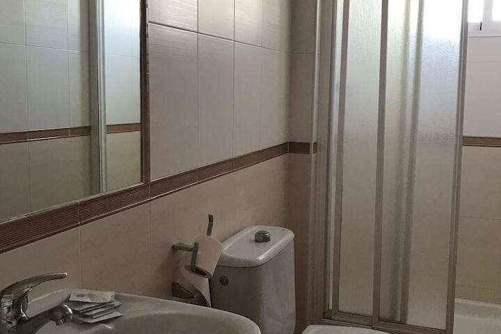 Room 8 of 21