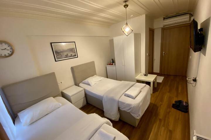 Room 15 of 21