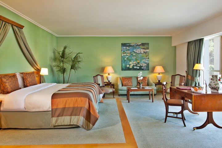 Room 7 of 48