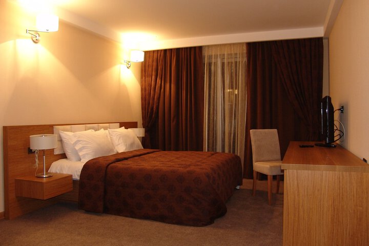 Room 4 of 41