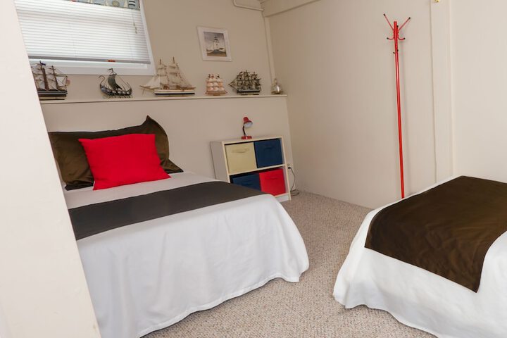 Room 28 of 337