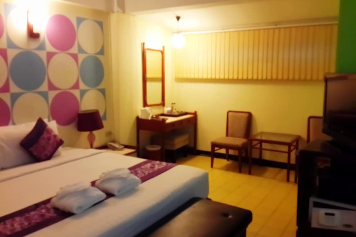 Room 13 of 42