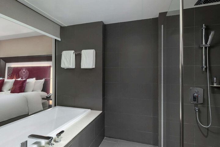 Room 33 of 155