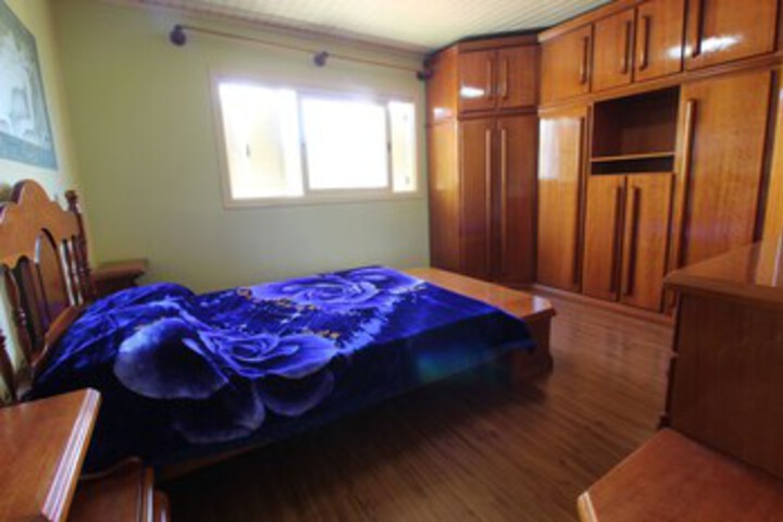 Room 16 of 18
