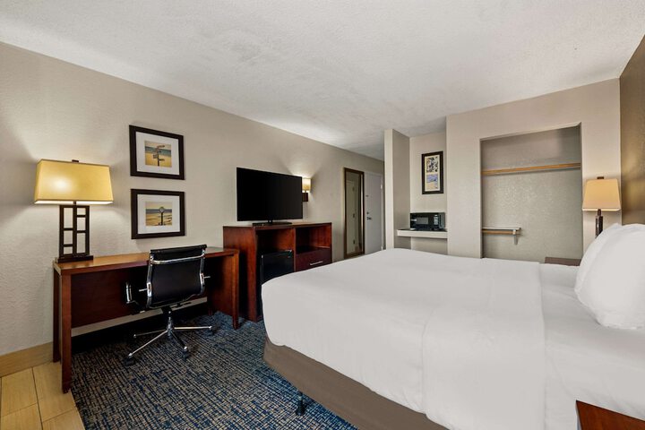 Room 10 of 74