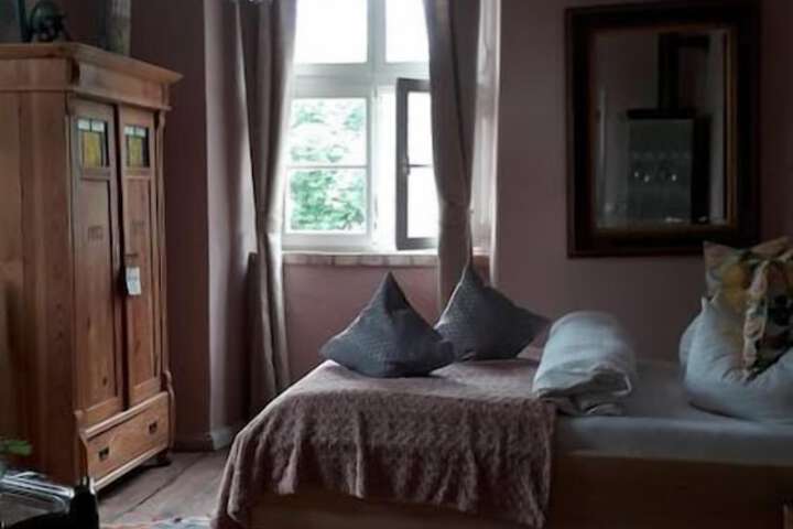 Room 14 of 48