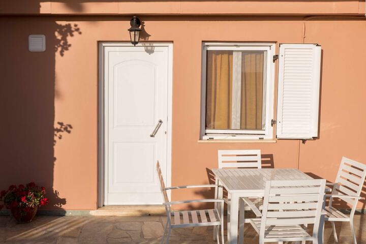 Petritos Rooms and Studios