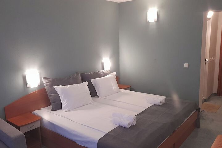 Room 15 of 52
