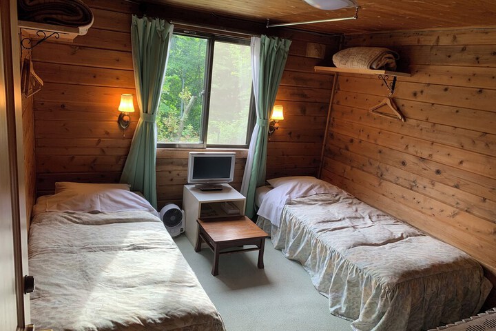 Room 5 of 48