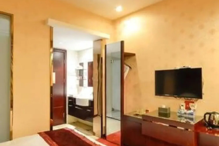 Room 17 of 20