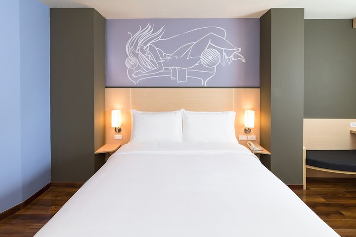 Room 3 of 23