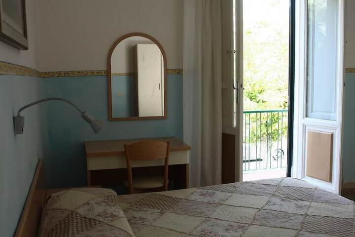 Room 6 of 41