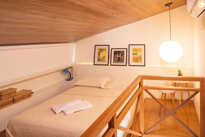Room 6 of 94