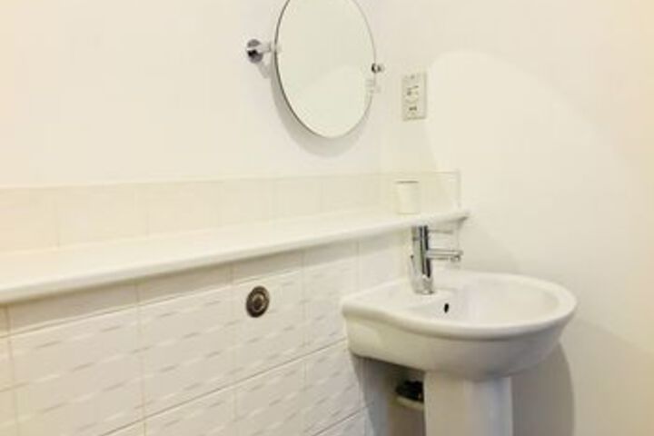 Room 3 of 11