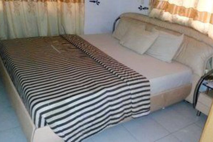 Room 10 of 19