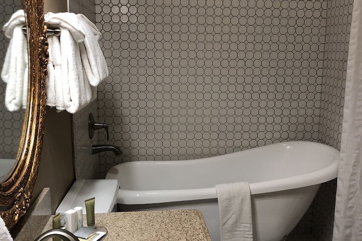 Room 15 of 49